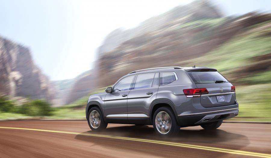  Volkswagen Atlas V6 2017 года  (фото 16 из 46)